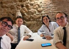 Il selfie a tavola da Costanza Hosteria, vicino a Campo de Fiori a Roma.