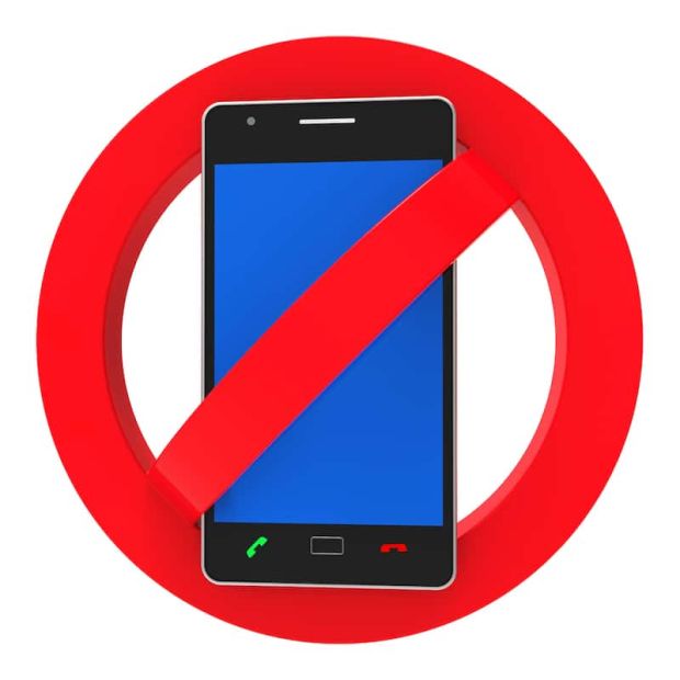 Santa Margherita – telefonini vietati ai bagnini. “Brevetti a rischio in caso di violazioni”
