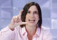 Elly Schlein ha un piano: l’ammucchiata last minute