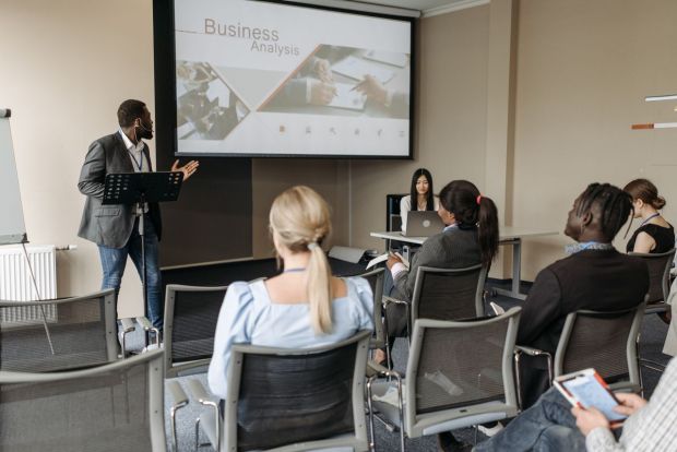 Formazione professionale e nuove competenze: come scegliere un percorso davvero utile