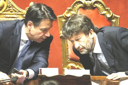 “Dario pensaci tu”. La missione di Franceschini: salvare l'alleanza con Conte