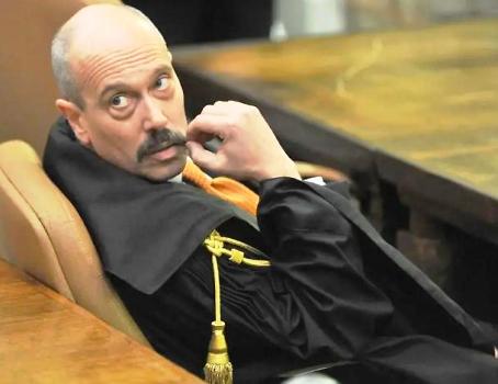 Assolto dai giudici, sfiduciato dal Csm. Fabio De Pasquale lascia la toga