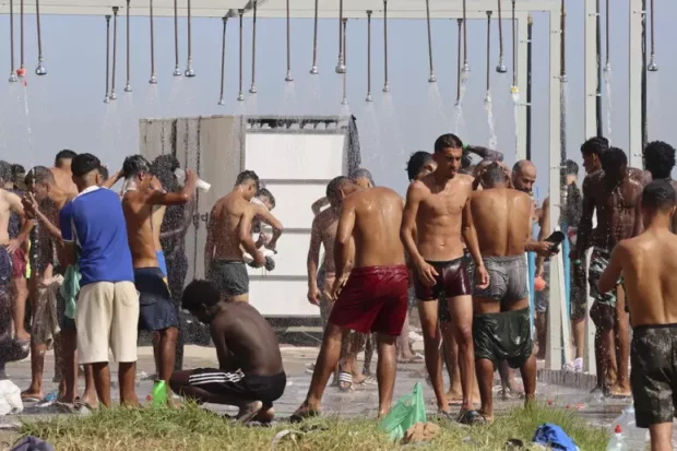 Ceuta travolta, Sánchez lo scopre soltanto dopo l’emergenza