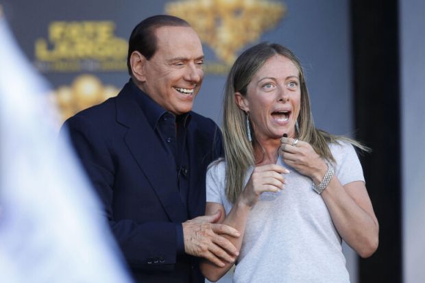 Meloni, il Cavaliere ritorna