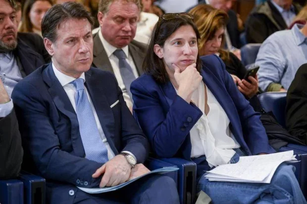 Conte sfida Schlein: sull’Ucraina il campo largo rischia di saltare
