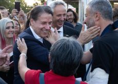 Dimmi chi inviti e ti dirò chi sei.