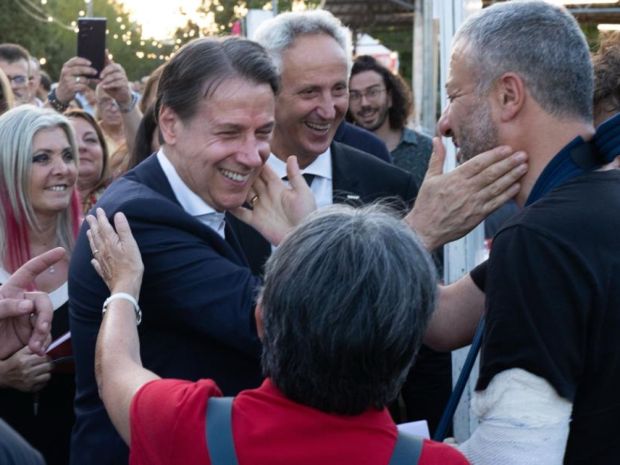 Dimmi chi inviti e ti dirò chi sei.