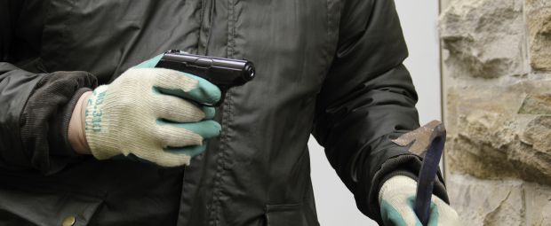 Tutti contro il disegno di legge sulla legittima difesa