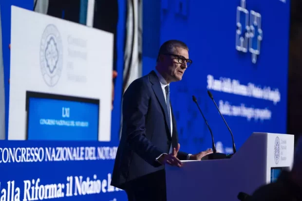 Il presidente Pace apre il congresso dei Notai.