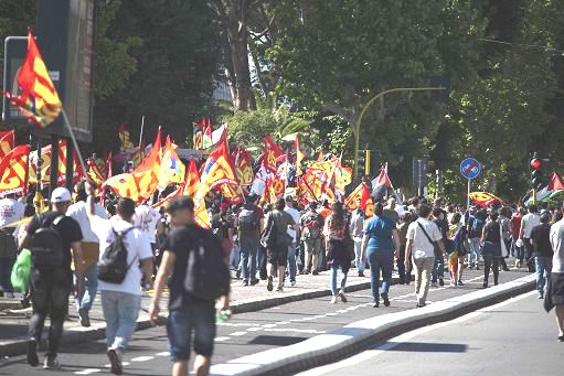 Tornano gli scioperi del venerdì